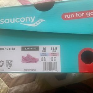Saucony men Kinvara. Size 10 / women 11.5